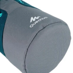 Quechua Housse Isotherme Pour Gourde Randonnée 1,2 à 1,5 Litre Gris/bleu -Camping Produits Boutique housse isotherme pour gourde randonnee 12 a 15 litre grisbleu 2