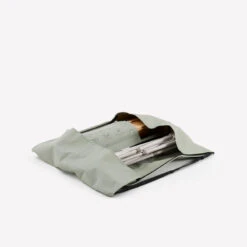 Quechua TABLE DE CAMPING COMPACTE 4/6 PERSONNES - PLATEAU BOIS - POCHE DE RANGEMENT -Camping Produits Boutique table de camping compacte 46 personnes plateau bois poche de rangement 3