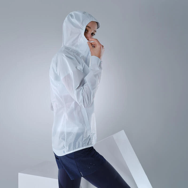 Quechua Veste Ultra Légère Hybride De Randonnée Rapide FH900 Femme Grise. 9 Quechua Veste Ultra Légère Hybride De Randonnée Rapide FH900 Femme Grise. – Image 7